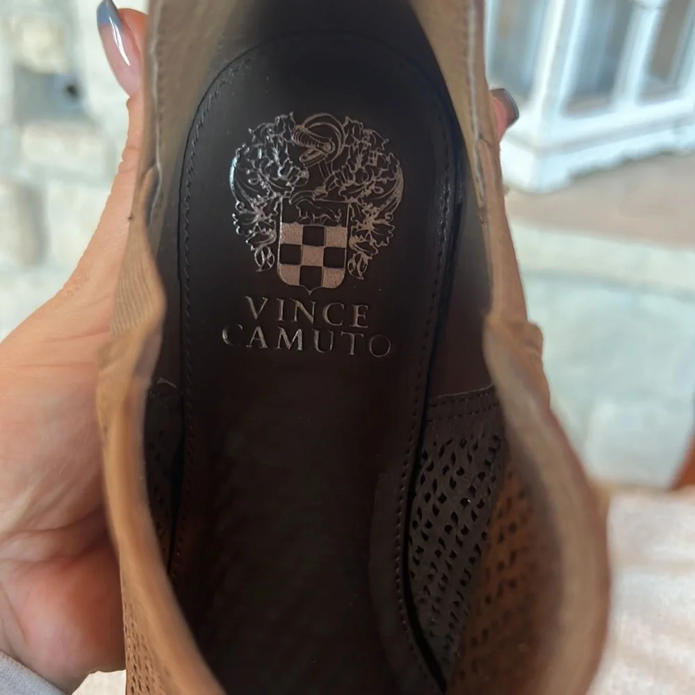 Vince Camuto ankle boot